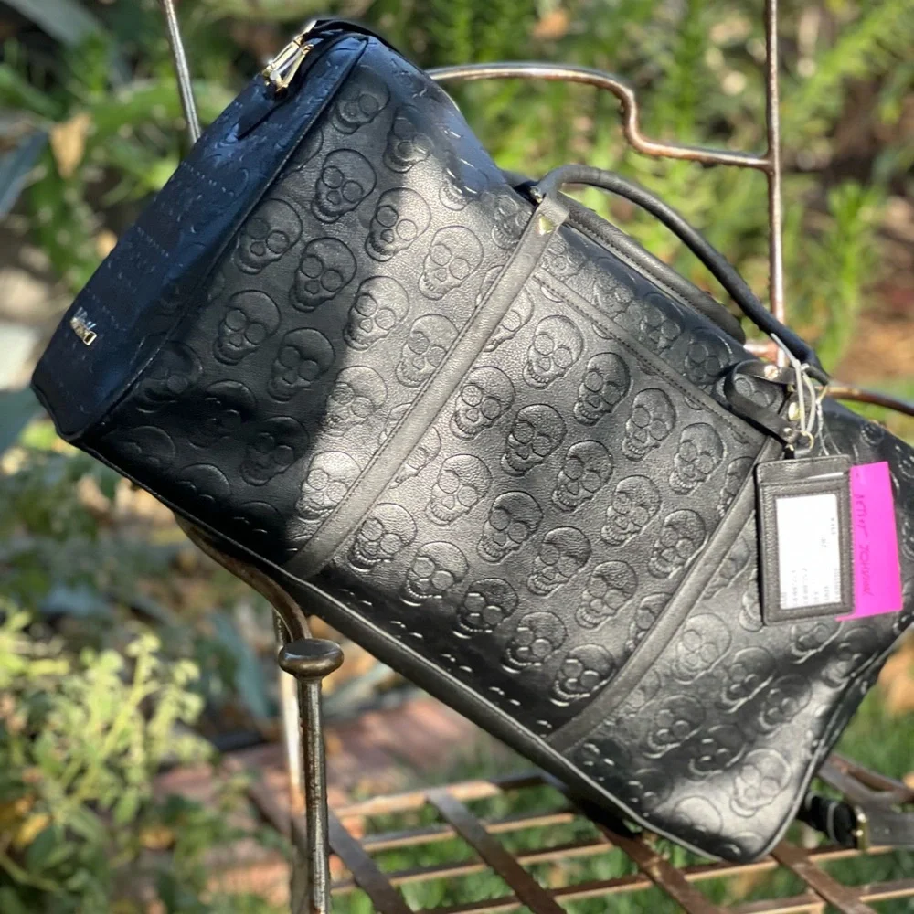 NWT RARE Betsy Johnson Skull
Weekender Duffle - Picture 7 of 7
